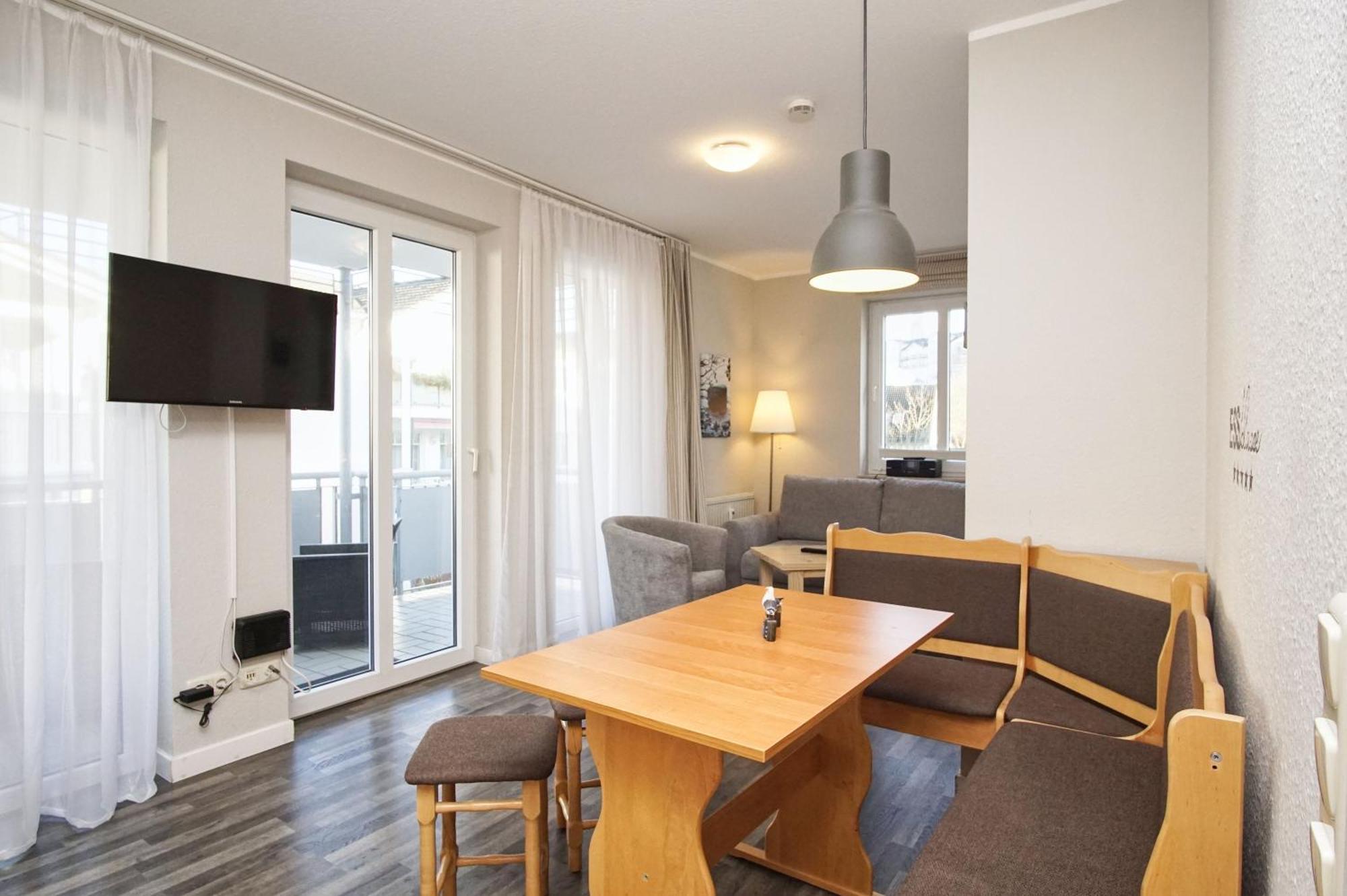Zentrale Fewo Mit Balkon, Gratis Nutzung Vom Ahoi Erlebnisbad Und Sauna In Sellin - Villa Buskam Fewo 27 Герен Екстер'єр фото